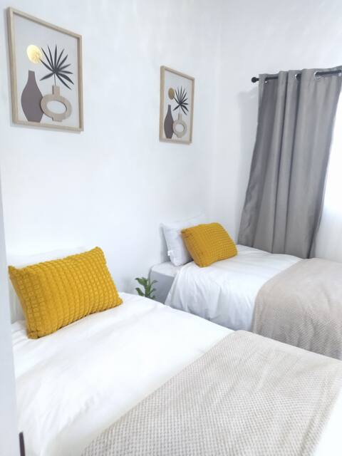 Standard Twin Room - Affordable accommodation Bellville South Cape Town